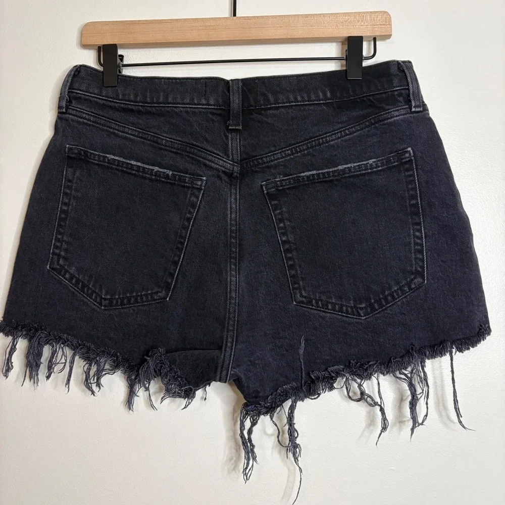 Abercrombie Fitch High Rise Mom Shorts Black Denim Button Fly Frayed Hem Size 30